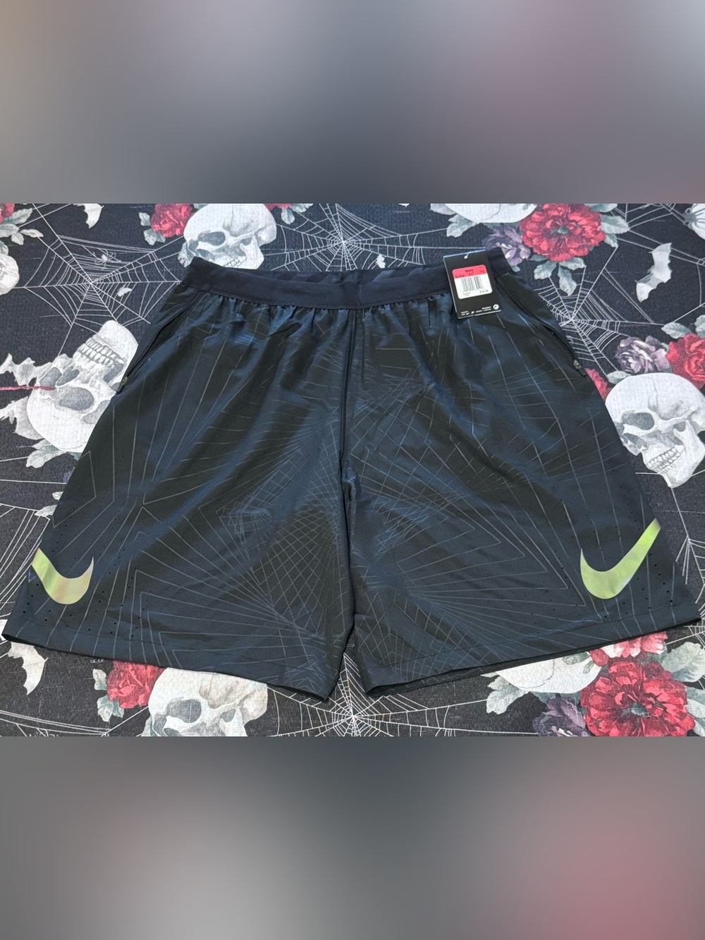 NWT 2015 NIKE DRI-FIT VELOCITY WOVEN FOOTBALL ATHLETIC SHORTS BLACK/GREEN MENS L